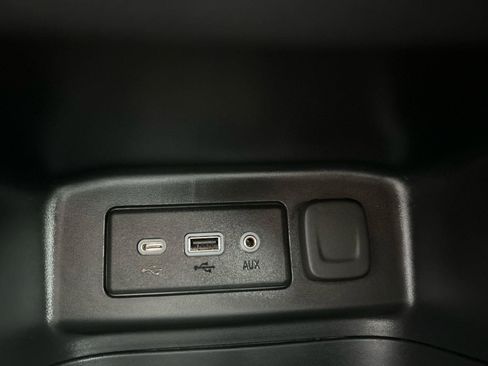 Used 2024 Chevrolet Equinox LT image 19