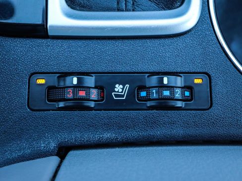 Used 2016 Toyota Highlander Limited image 13