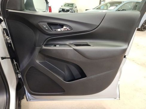 Used 2018 Chevrolet Equinox LT image 31