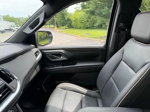 Used 2023 GMC Yukon SLT AWD/4WD image 12