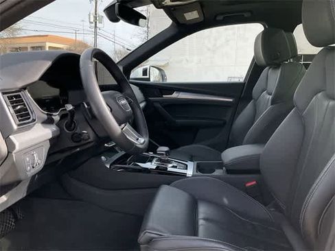 Used 2025 Audi Q5 2.0T Premium image 13