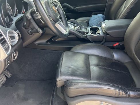 Used 2018 Porsche Cayenne Platinum Edition image 5