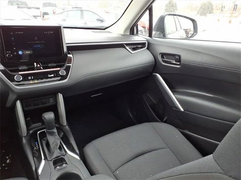 Certified 2024 Toyota Corolla Cross LE image 18