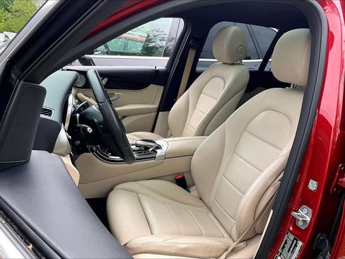 Used 2017 Mercedes-Benz GLC 300 4MATIC image 7