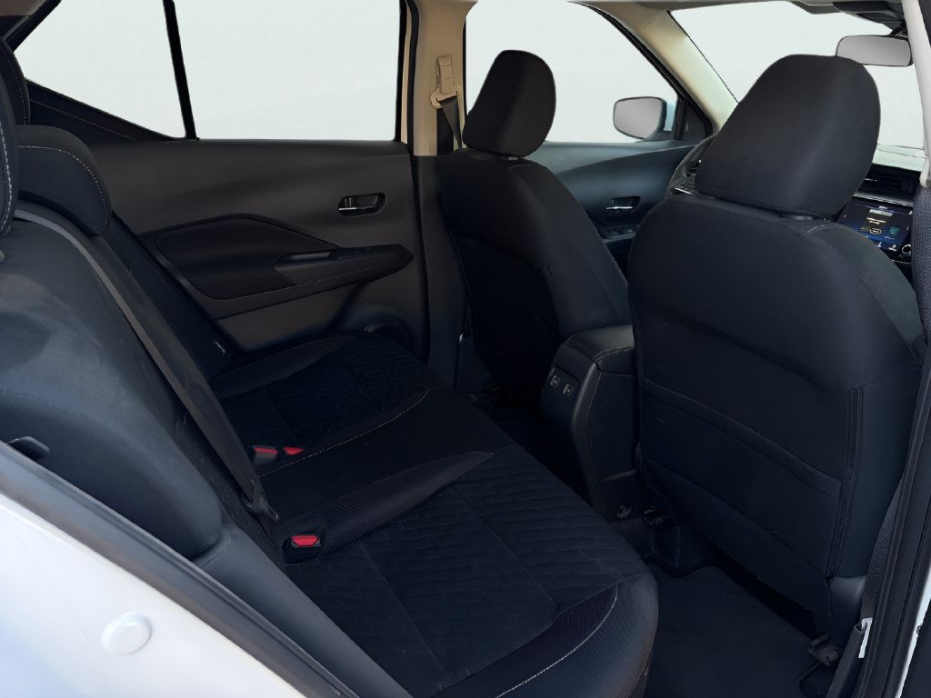Used 2023 Nissan Kicks SV FWD image 13