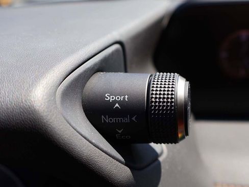 Used 2019 Lexus UX 200 image 51