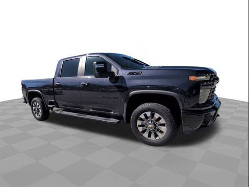 Certified 2024 Chevrolet Silverado 2500 Custom w/ Custom Value Package image 2
