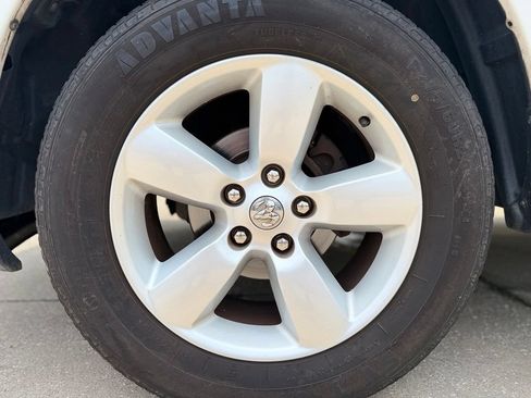 Used 2013 RAM 1500 Express RWD image 9