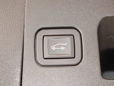 Used 2025 Cadillac XT5 Sportv w/ Technology Package AWD/4WD image 15