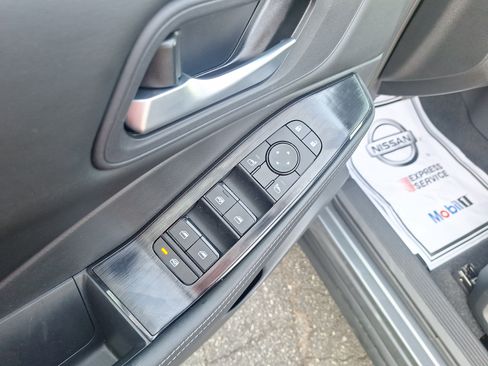 Certified 2026 Nissan Rogue SV FWD image 10