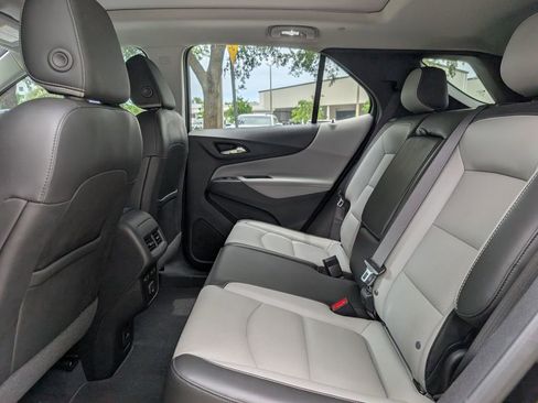 Used 2021 Chevrolet Equinox Premier FWD image 17