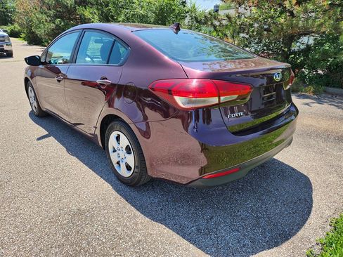 Used 2017 Kia Forte LX w/ LX Popular Package FWD image 5