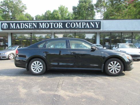 Used 2013 Volkswagen Passat 2.5 S FWD image 4