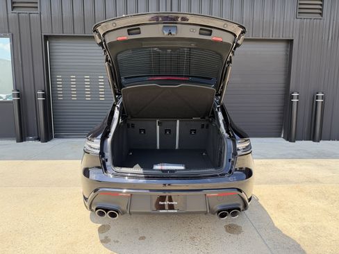 New 2026 Porsche Macan GTS AWD/4WD image 10