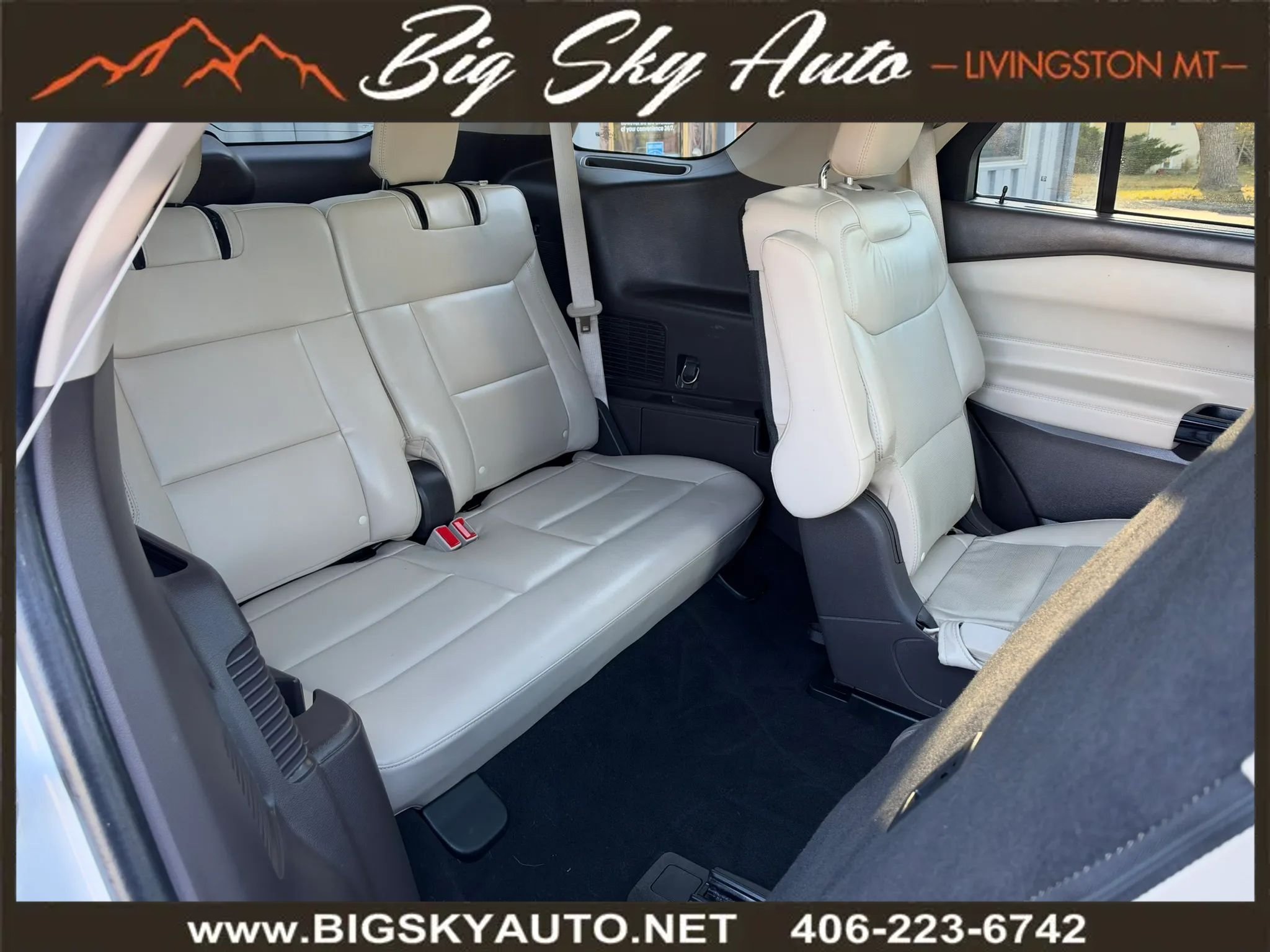 Used 2022 Ford Explorer Platinum w/ Equipment Group 601A AWD/4WD image 23