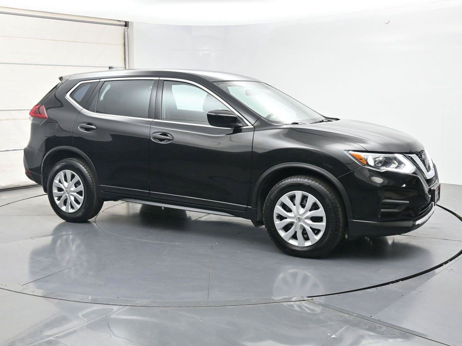 Used 2018 Nissan Rogue S AWD/4WD image 19