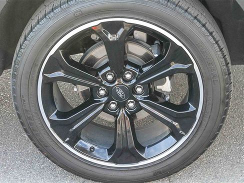 Used 2022 Ford Expedition Max Limited image 16