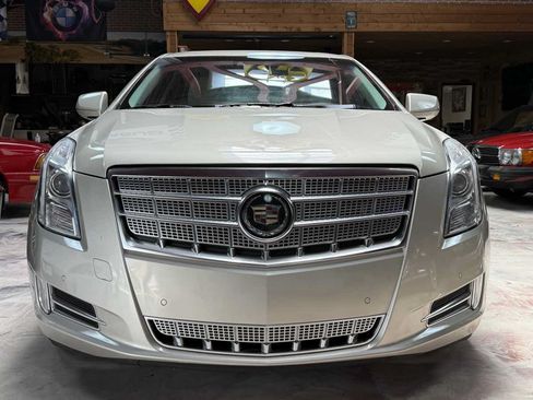 Used 2013 Cadillac XTS Platinum w/ Driver Assist Package FWD image 5