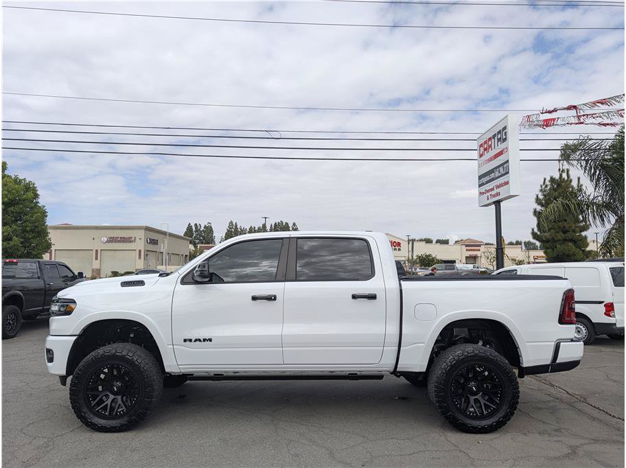 Used 2025 RAM 1500 4x4 Crew Cab image 16