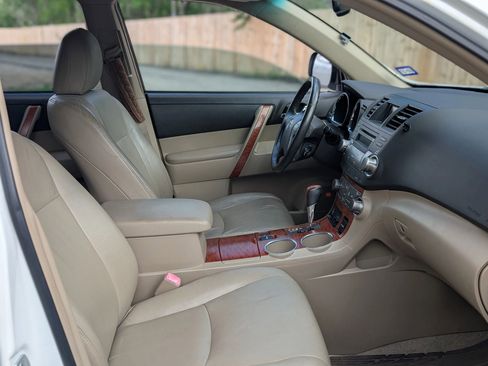 Used 2009 Toyota Highlander Limited FWD image 24