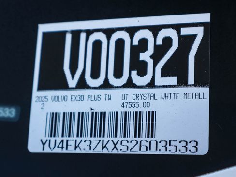 New 2025 Volvo EX30 Plus w/ Protection Package Premier image 32