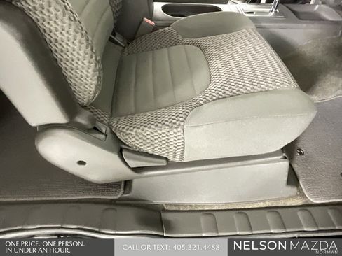 Used 2014 Nissan Frontier SV image 25