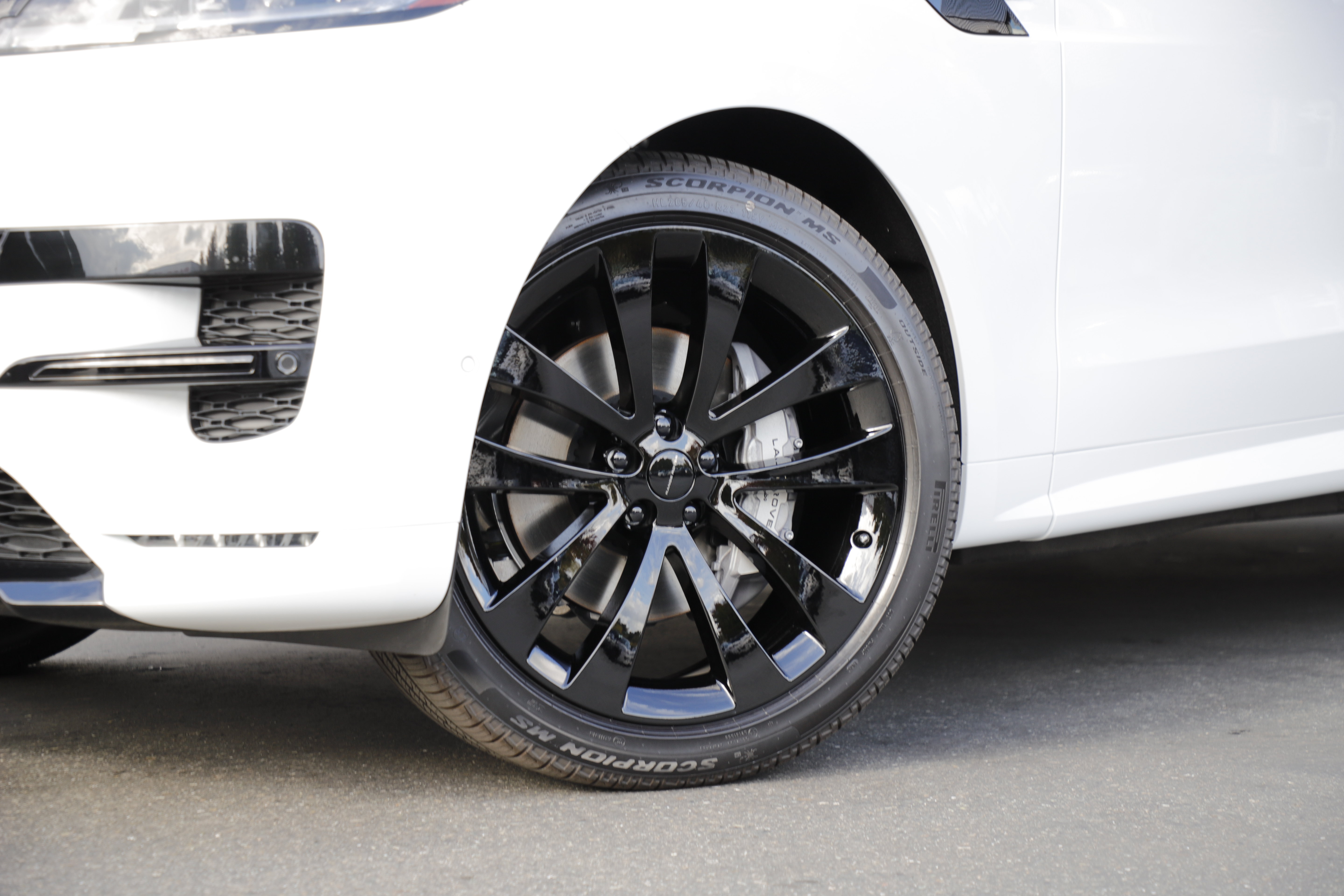 New 2026 Land Rover Range Rover Sport Dynamic SE AWD/4WD image 2