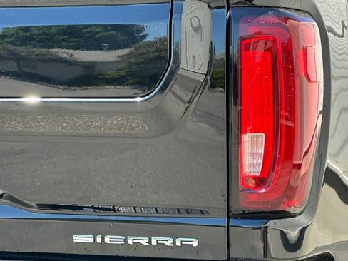 Used 2022 GMC Sierra 2500 Denali w/ Denali Ultimate Package AWD/4WD image 25