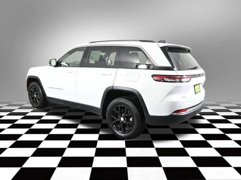 Used 2023 Jeep Grand Cherokee Limited AWD/4WD image 5