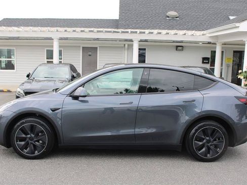 Used 2023 Tesla Model Y Long Range AWD/4WD image 4