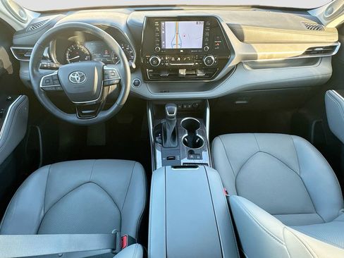 Used 2020 Toyota Highlander Limited image 28