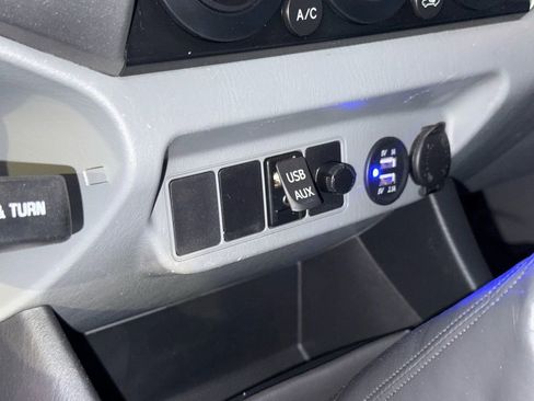 Used 2015 Toyota Tacoma 4x4 Double Cab image 35