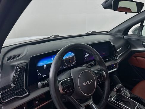 Used 2023 Kia Sportage SX image 9