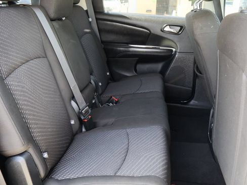 Used 2019 Dodge Journey SE FWD image 27