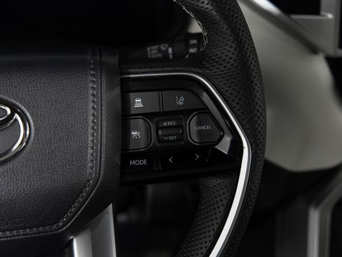 Used 2023 Toyota Sequoia Capstone image 33