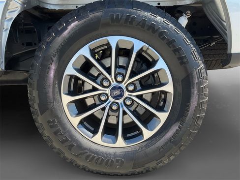 Used 2020 Ford F150 XLT w/ Equipment Group 302A Luxury image 8