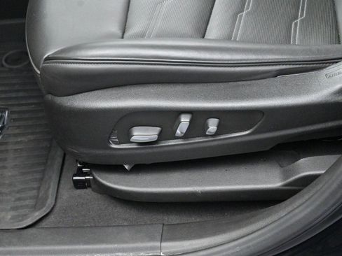 Certified 2024 Cadillac XT6 Sport w/ Platinum Package image 16