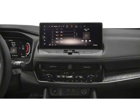 Used 2026 Nissan Rogue Platinum w/ Tech Package image 7