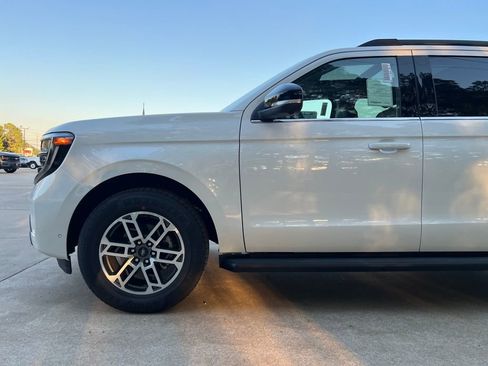 New 2025 Ford Expedition Active image 34
