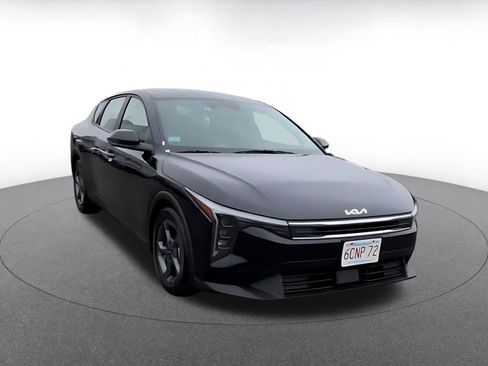 Used 2025 Kia K4 LXS image 3