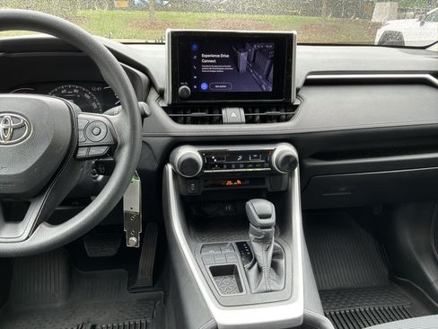 Used 2023 Toyota RAV4 LE FWD image 29