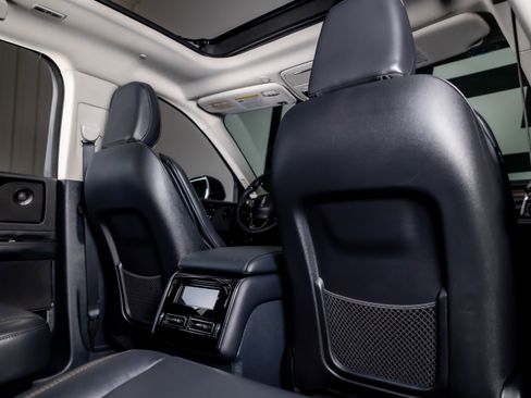 Used 2026 Lincoln Aviator Reserve w/ Jet Appearance Package RWD image 9