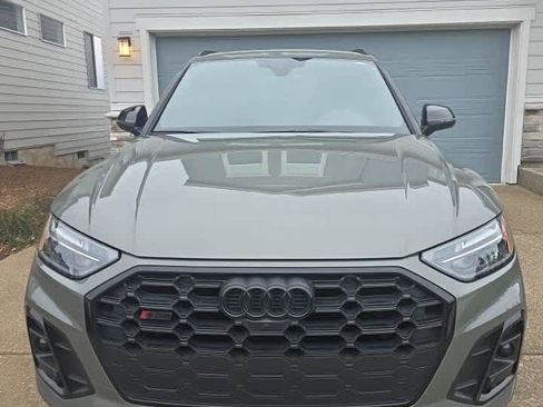 Used 2023 Audi SQ5 Premium Plus w/ Premium Plus Package image 2