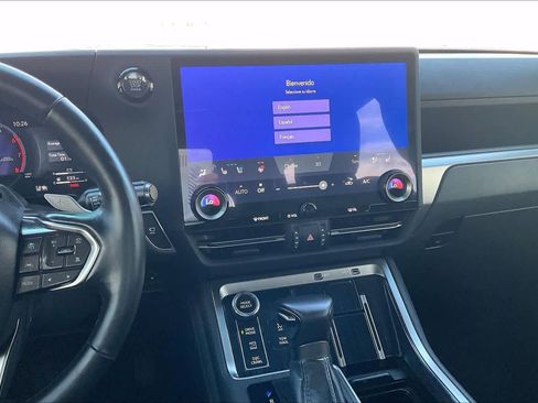 Used 2024 Lexus GX 550 image 7