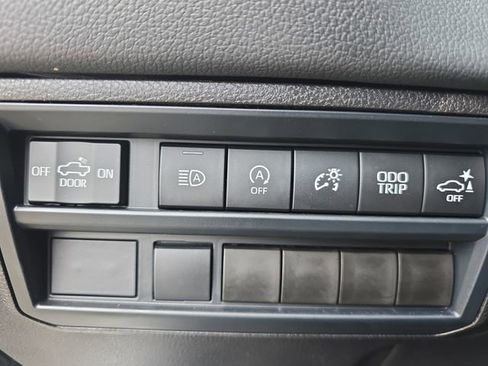 Used 2025 Toyota Tundra Limited image 24