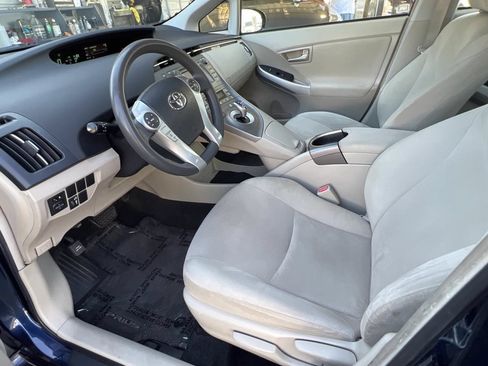 Used 2015 Toyota Prius Two FWD image 9