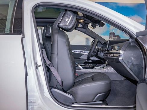 New 2026 BMW 740i xDrive w/ Premium Package image 21