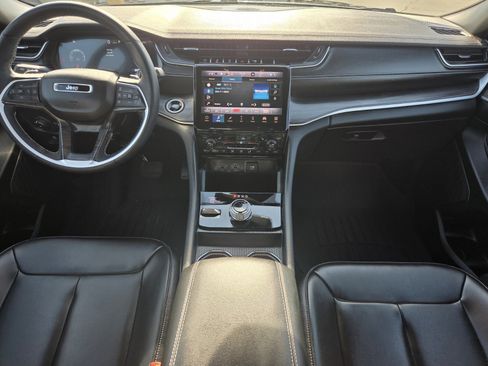 Used 2024 Jeep Grand Cherokee L Limited w/ Black Appearance Package image 7