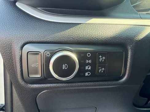 Used 2024 Ford Explorer XLT w/ Equipment Group 202A AWD/4WD image 23