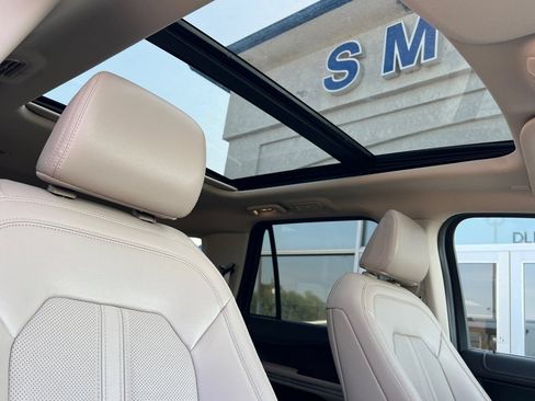 Used 2024 Ford Expedition Max Limited AWD/4WD image 19